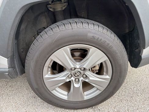 Used 2022 Toyota RAV4 LE image 11