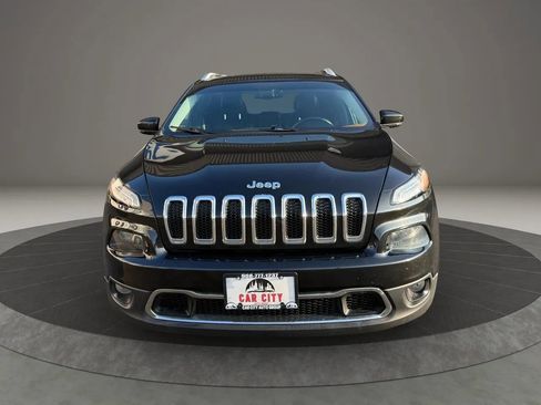 Used 2016 Jeep Cherokee Limited image 3