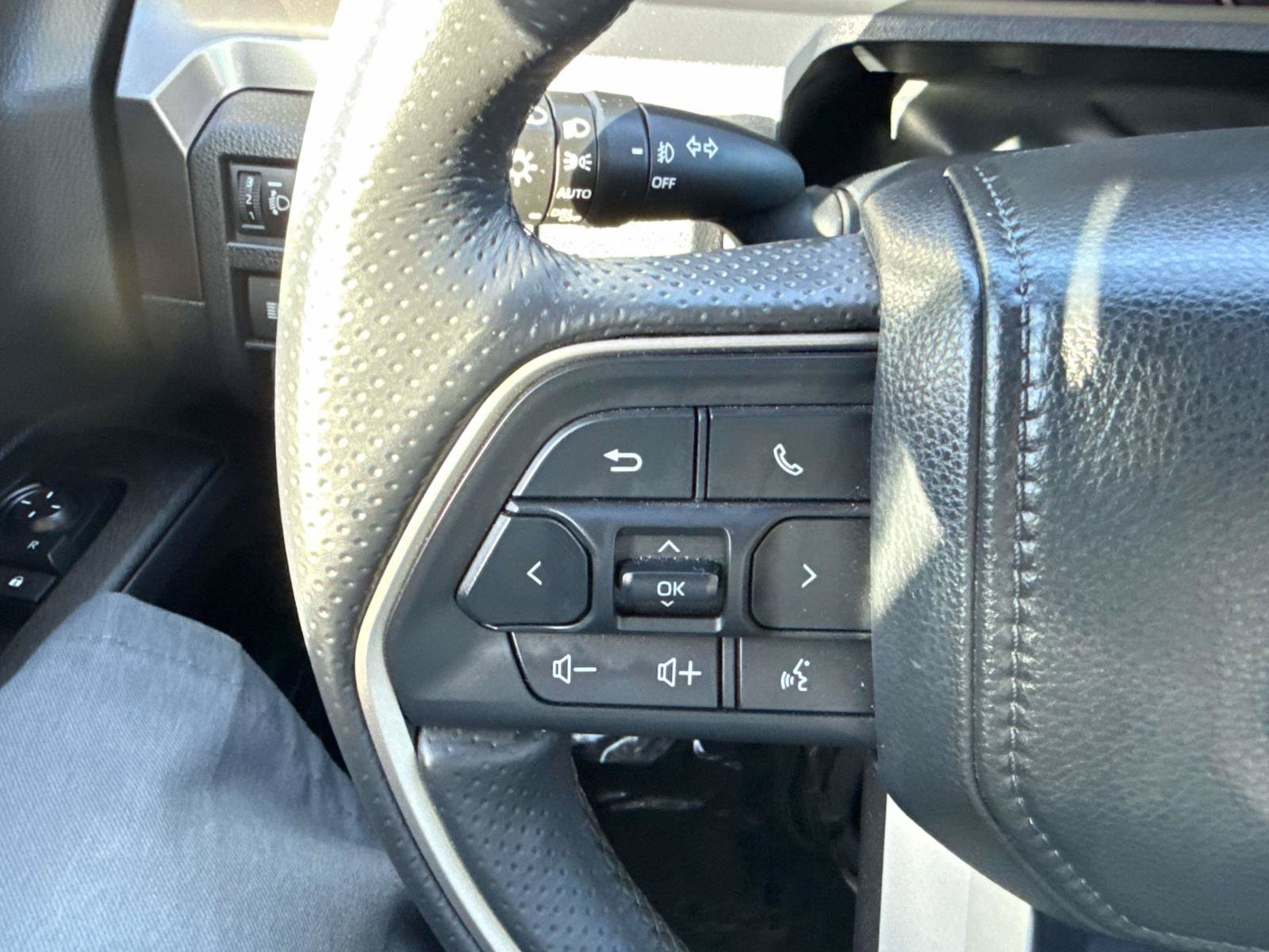 Used 2025 Toyota 4Runner TRD Off-Road Premium AWD/4WD image 25