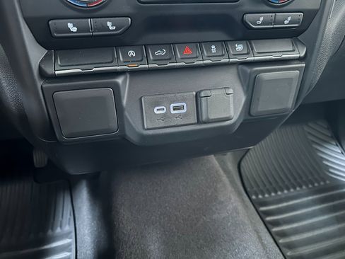 Used 2020 GMC Sierra 1500 Elevation w/ Elevation Value Package image 29