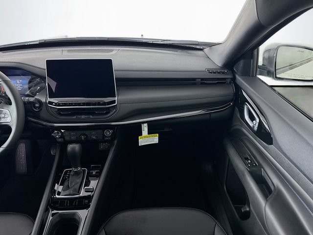 New 2026 Jeep Compass Latitude AWD/4WD image 23