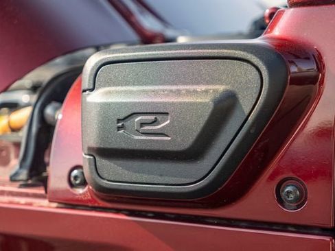 Used 2021 Jeep Wrangler Unlimited Sahara AWD/4WD image 12