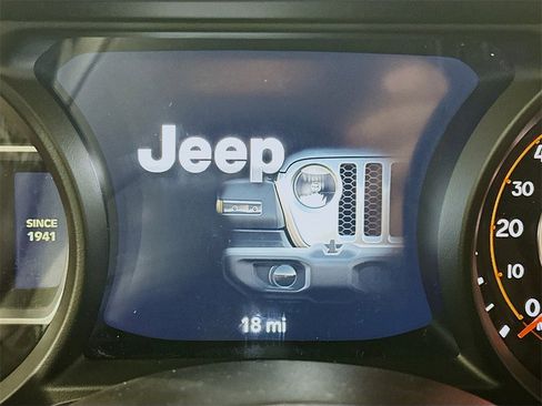 New 2025 Jeep Gladiator Mojave image 11