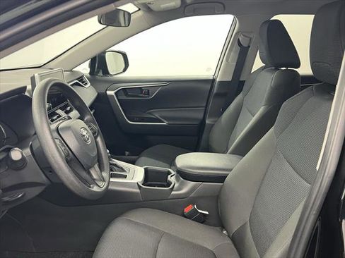 Used 2025 Toyota RAV4 LE image 7