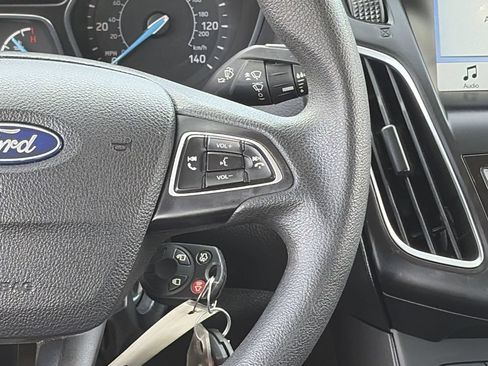 Used 2018 Ford Focus SEL FWD image 23