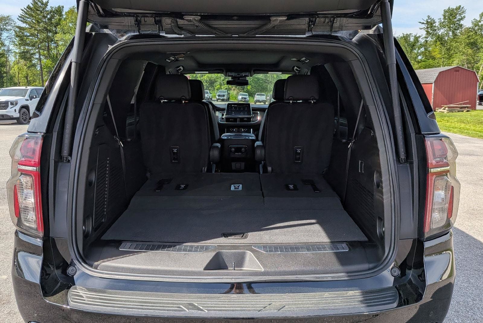 Used 2023 Chevrolet Tahoe Z71 AWD/4WD image 11