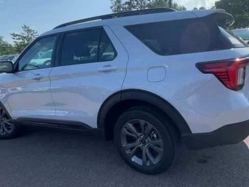 New 2026 Ford Explorer Active w/ Active Comfort Package AWD/4WD image 4