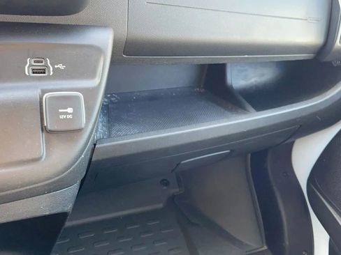 Used 2025 RAM ProMaster 2500 w/ Convenience Group FWD image 16