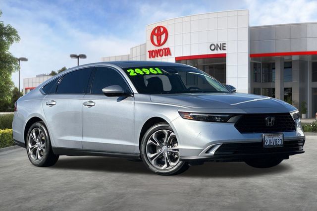 Used 2023 Honda Accord EX image 2