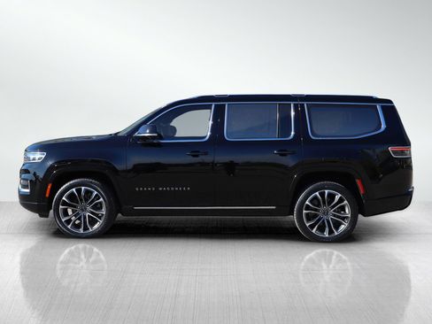 Used 2022 Jeep Grand Wagoneer Series III AWD/4WD image 2