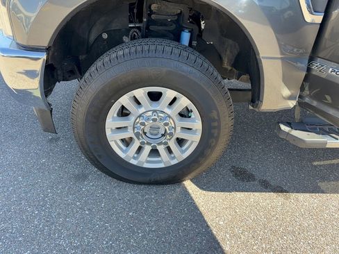 Certified 2018 Ford F250 XL w/ STX Appearance Package image 34