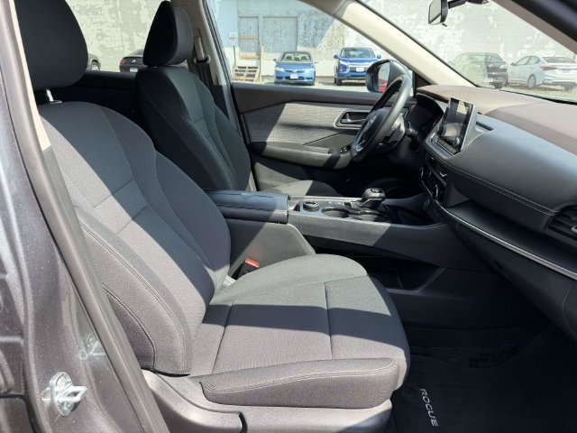 Used 2023 Nissan Rogue S AWD/4WD image 12