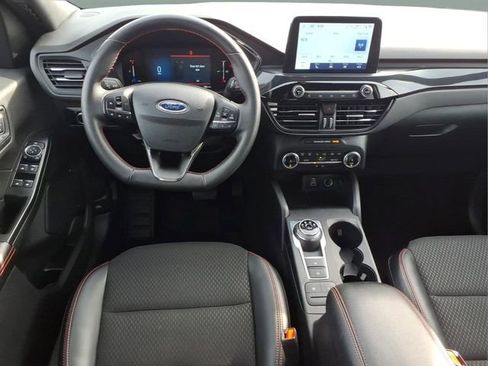 Used 2025 Ford Escape ST-Line AWD/4WD image 9