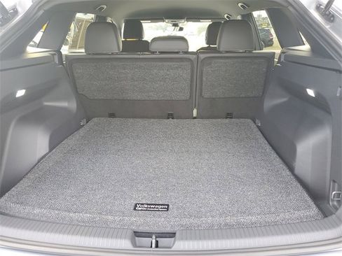 Certified 2025 Volkswagen Atlas Cross Sport SE image 7