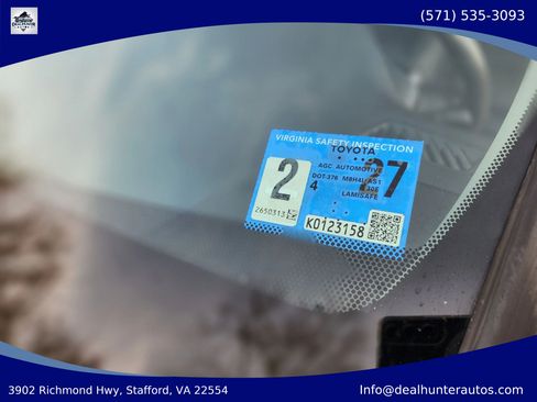 Used 2021 Toyota RAV4 XLE Premium AWD/4WD image 29
