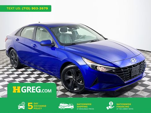 Used 2023 Hyundai Elantra SEL image 1