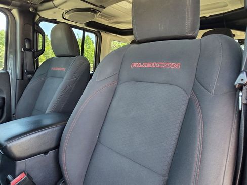 Used 2021 Jeep Wrangler Unlimited Rubicon w/ Xtreme Recon 35" Tire Package AWD/4WD image 27