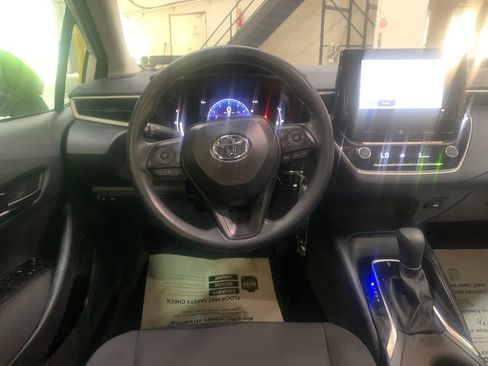 Used 2026 Toyota Corolla LE FWD image 17
