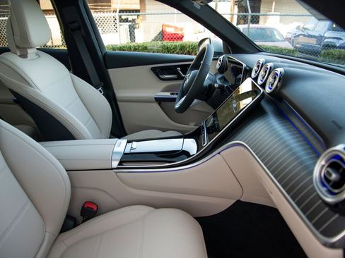 New 2026 Mercedes-Benz GLC 300 4MATIC image 19