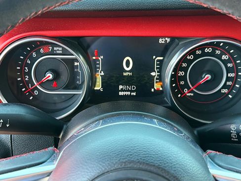 Used 2018 Jeep Wrangler Unlimited Rubicon AWD/4WD image 12