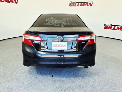 Used 2014 Toyota Camry SE FWD image 8