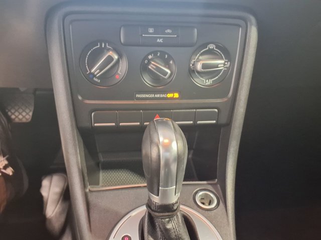 Used 2019 Volkswagen Beetle 2.0T S FWD image 11
