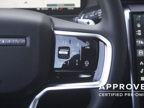 Used 2025 Land Rover Discovery Sport S image 13