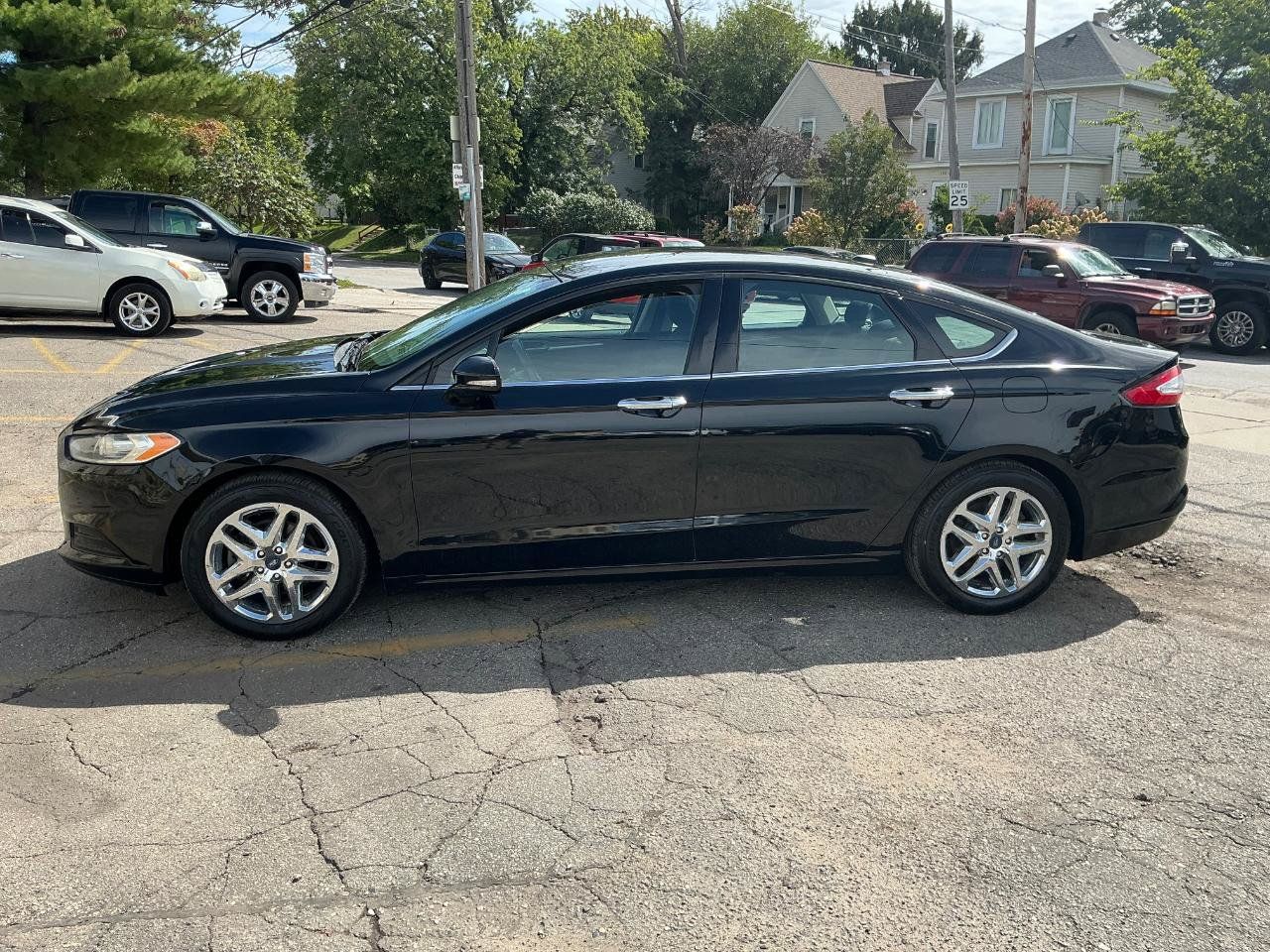 Used 2016 Ford Fusion SE FWD image 7