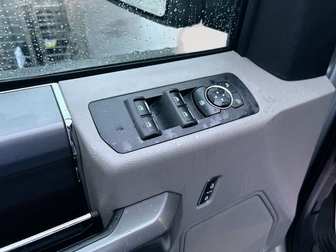 Used 2019 Ford F150 XLT w/ Equipment Group 302A Luxury AWD/4WD image 25