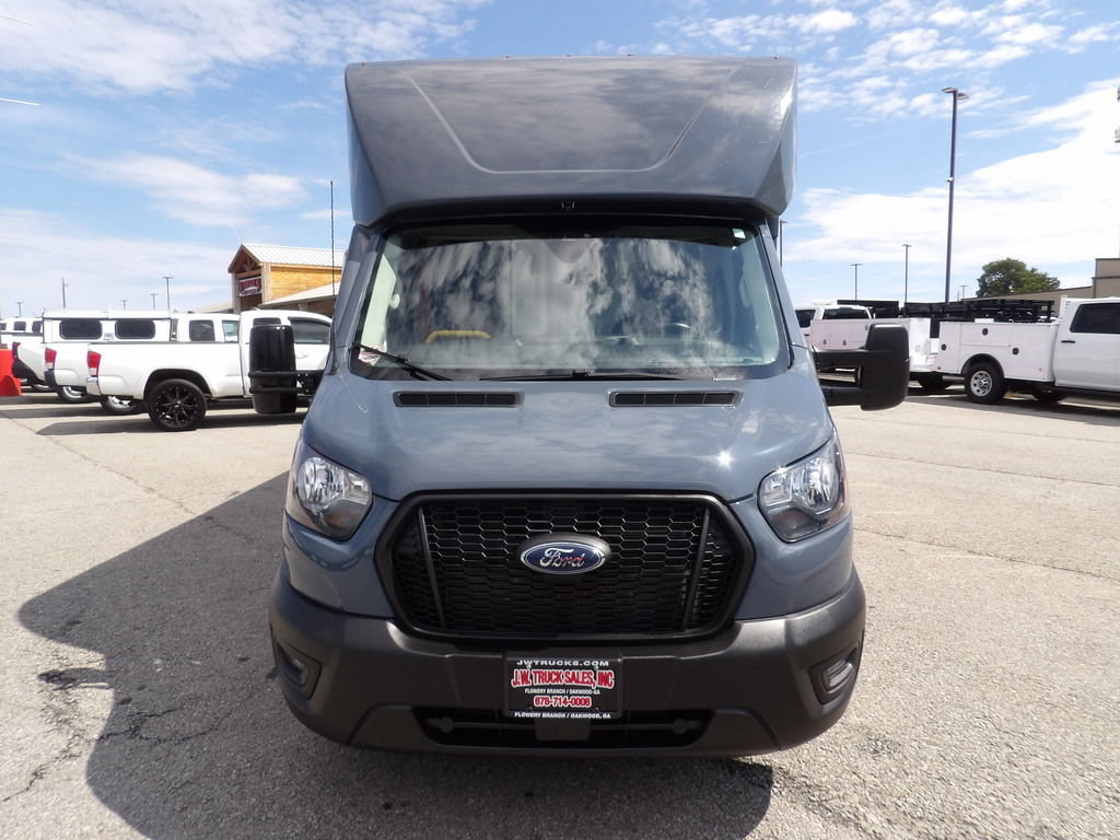 Used 2022 Ford Transit 350 DRW RWD image 12