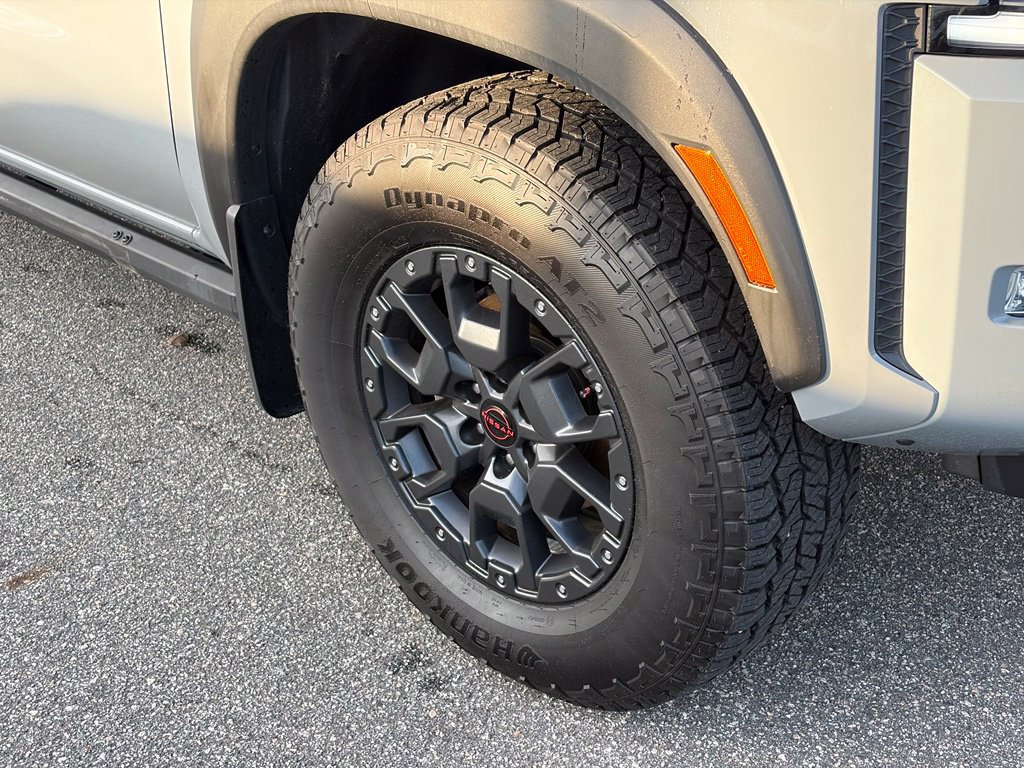 Used 2023 Nissan Frontier PRO-4X w/ Pro-4X Premium Package AWD/4WD image 9