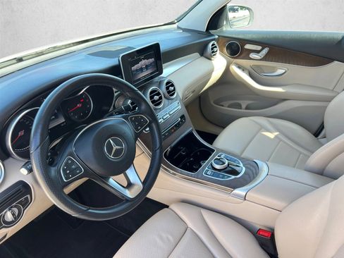 Used 2019 Mercedes-Benz GLC 300 4MATIC image 10