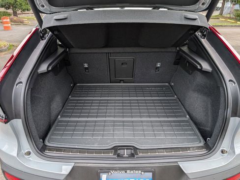 Used 2024 Volvo C40 P8 Recharge Ultimate w/ Protection Package Premier image 14