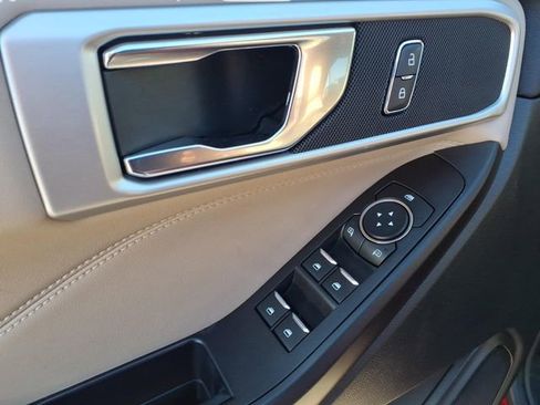 Used 2020 Ford Explorer XLT w/ Equipment Group 202A image 24