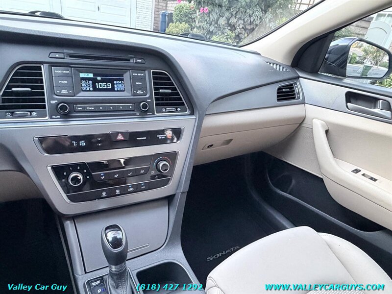 Used 2015 Hyundai Sonata SE FWD image 16