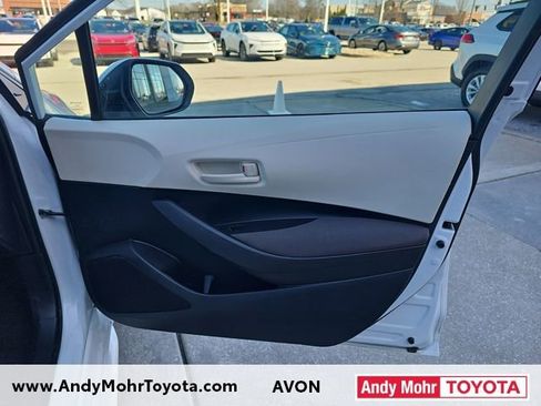 Used 2024 Toyota Corolla LE image 32
