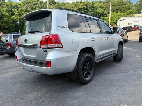 Used 2009 Toyota Land Cruiser image 12