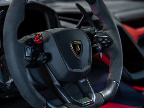 Used 2025 Lamborghini Revuelto AWD/4WD image 42
