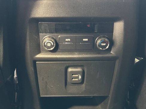 Used 2023 Chevrolet Traverse LT AWD/4WD image 43