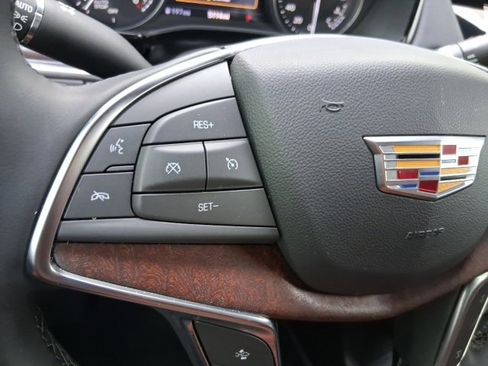 Used 2025 Cadillac XT5 Premium Luxury w/ Technology Package image 11