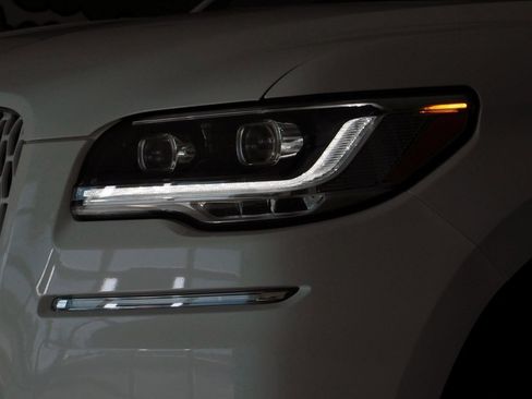 Used 2024 Lincoln Navigator Reserve w/ Equipment Group 201A image 16