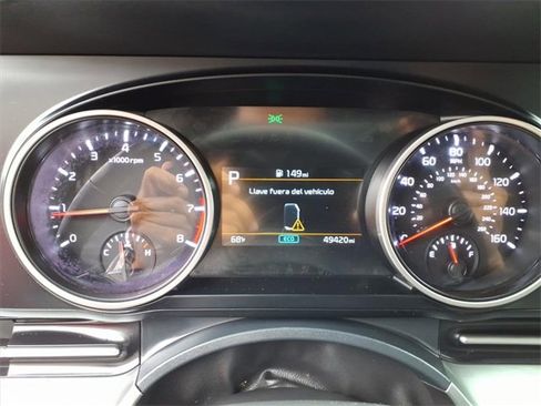 Used 2022 Kia Carnival LX image 14