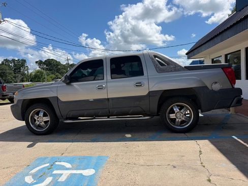 Used 2003 Chevrolet Avalanche 2WD image 5