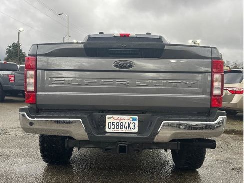 Used 2022 Ford F250 XLT w/ Black Appearance Package image 6