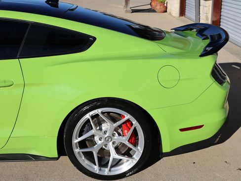 Used 2020 Ford Mustang Shelby GT500 w/ Technology Package image 17