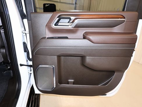 Used 2024 GMC Sierra 2500 Denali w/ Denali Reserve Package image 18