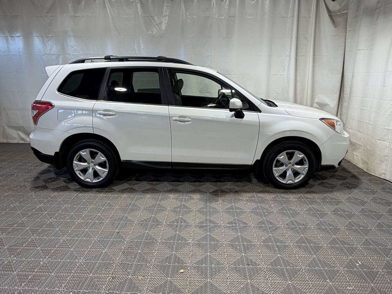 Used 2015 Subaru Forester 2.5i Limited AWD/4WD image 9