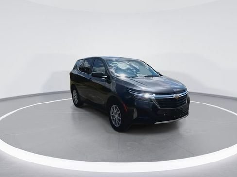Used 2022 Chevrolet Equinox LT image 2