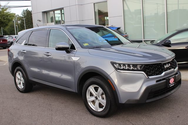 Used 2023 Kia Sorento LX AWD/4WD image 1