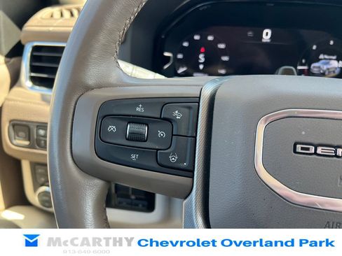 Used 2023 GMC Yukon Denali w/ Denali Reserve Package AWD/4WD image 13